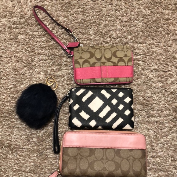 Coach Wallet/Wristlet - Picture 2 of 5